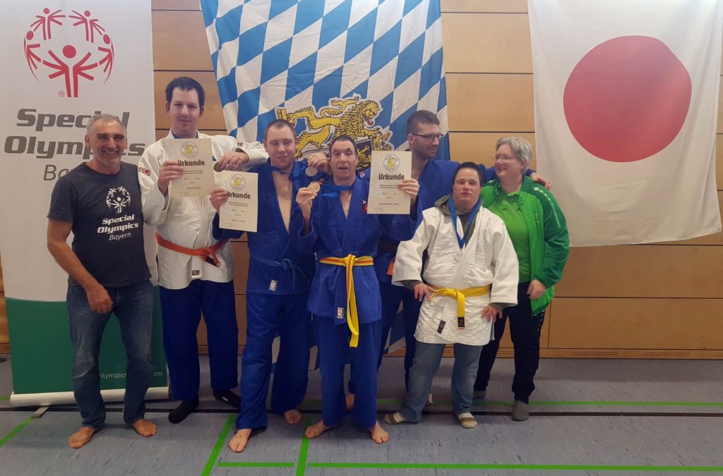 Die erfolgreichen Rotter ID-Judokas mit Coaches.