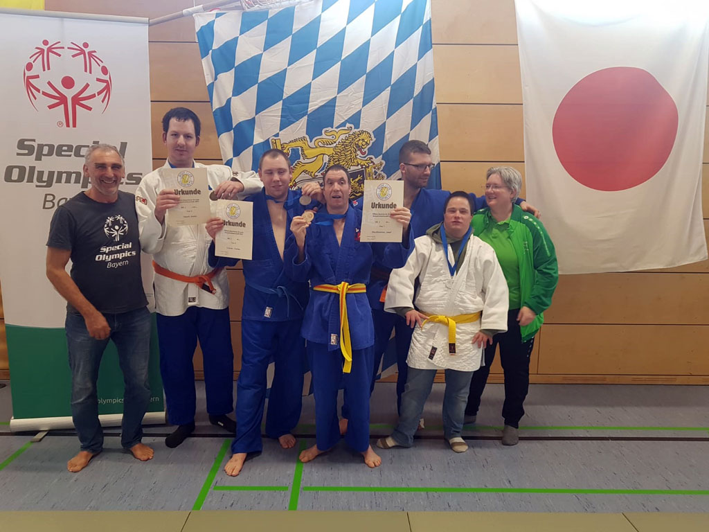 Die erfolgreichen Rotter ID-Judokas mit Coaches.